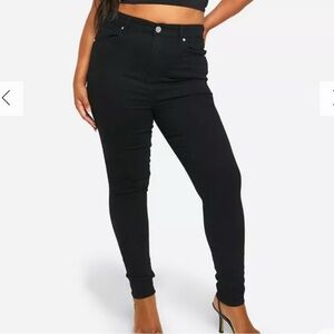 Boohoo Plus 5 Pocket Stretch Skinny Jeans SIZE 24